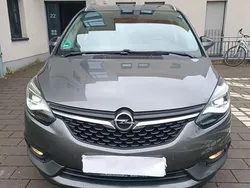 Grau Gebraucht 2017 Opel Zafira Innovation Van / Kleinbus | 9.300 € (Superpreis)