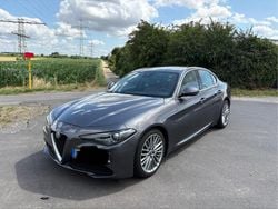 Grau Gebraucht 2016 Alfa Romeo Giulia Limousine | 18.000 € (Fairer Preis)
