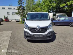 Weiß Gebraucht 2018 Renault Trafic Komfort Van | 13.590 € (Etwas zu teuer)