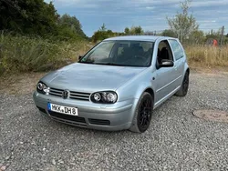 Silber Gebraucht 2001 VW Golf IV Kleinwagen | 2.000 € (Teuer)