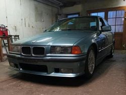 Blau Gebraucht 1995 BMW 318 Limousine | 3.000 €
