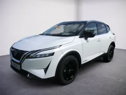 Pearl white / black Gebraucht 2024 Nissan Qashqai Black Edition SUV | 33.200 € (Superpreis)