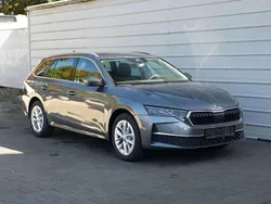 Grau graphitegrau Neu 2024 Skoda Octavia Selection Kombi | 32.190 € (Fairer Preis)