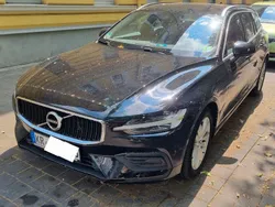Schwarz Gebraucht 2020 Volvo V60 Momentum Kombi | 28.000 € (Superpreis)