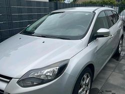 Silber Gebraucht 2012 Ford Focus Titanium Kombi | 3.550 € (Guter Preis)