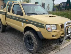 Gelb Gebraucht 1999 Nissan Navara Abholung | 4.000 € (Guter Preis)