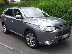 Grau Gebraucht 2014 Mitsubishi Outlander P-HEV Plus SUV | 10.700 € (Teuer)