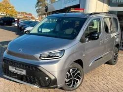 Silber Neu 2024 Toyota Proace Verso City Kombi | 36.600 € (Fairer Preis)