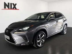 Basaltgrau Gebraucht 2018 Lexus NX300h E-FOUR Luxury Line SUV | 31.900 € (Guter Preis)