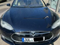 Blau Gebraucht 2013 Tesla Model S Limousine | 22.999 € (Etwas zu teuer)
