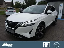 Pearl white/black m Gebraucht 2023 Nissan Qashqai N-Connecta SUV | 27.980 € (Fairer Preis)