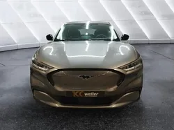 Grau (carbonized grey) Gebraucht 2023 Ford Mustang Mach-E SUV | 46.186 € (Teuer)