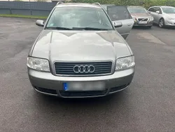Grau Gebraucht 2002 Audi A6 Kombi | 1.500 € (Fairer Preis)