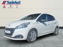 Weiss Gebraucht 2019 Peugeot 208 Signature Sky Kleinwagen | 10.680 € (Fairer Preis)