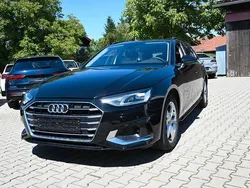 Brillantschwarz Gebraucht 2023 Audi A4 Advanced Kombi | 29.999 € (Fairer Preis)