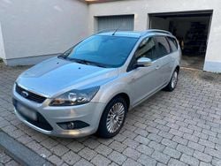 Silber Gebraucht 2009 Ford Focus Kombi | 1.500 € (Superpreis)