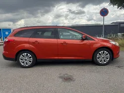 Rot Gebraucht 2011 Ford Focus Titanium Limousine | 2.999 € (Guter Preis)