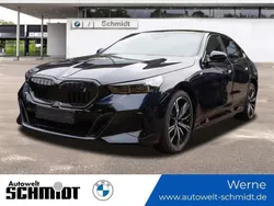 M carbonschwarz metallic Gebraucht 2024 BMW i5 M Sport Limousine | 71.370 € (Fairer Preis)