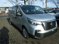 Highland grey (m) Gebraucht 2023 Nissan Primastar N-Connecta Van / Kleinbus | 39.490 € (Guter Preis)