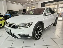 Weiß Gebraucht 2018 VW Passat Alltrack Kombi | 25.900 € (Etwas zu teuer)