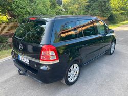 Schwarz Gebraucht 2012 Opel Zafira Family Van / Kleinbus | 4.850 € (Etwas zu teuer)