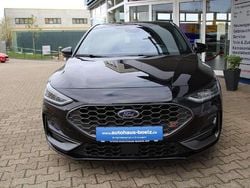 Obsidian schwarz metallic Gebraucht 2022 Ford Focus ST Limousine | 26.990 € (Superpreis)
