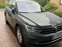 Grau Gebraucht 2023 VW Tiguan Move SUV | 27.000 € (Superpreis)
