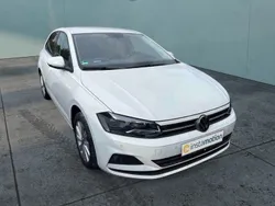 Weiß Gebraucht 2021 VW Polo Comfortline Limousine | 15.890 € (Fairer Preis)