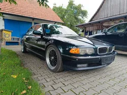Grün Gebraucht 1999 BMW 740 Limousine | 7.200 €