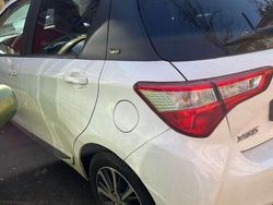 Weiß Gebraucht 2020 Toyota Yaris Team Limousine | 14.000 € (Guter Preis)