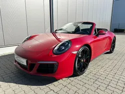 Porsche 911 Carrera 4 GTS