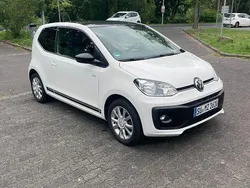 Weiß Gebraucht 2017 VW up! CLUB Kleinwagen | 6.800 € (Fairer Preis)