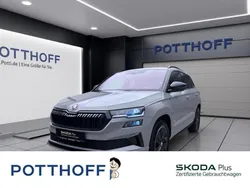 Grau Gebraucht 2024 Skoda Karoq SportLine SUV | 35.889 € (Guter Preis)