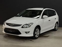 Weiß Gebraucht 2011 Hyundai i30 Edition Kombi | 3.950 € (Fairer Preis)