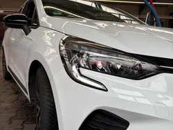 Weiß Gebraucht 2022 Renault Clio V Equilibre Kleinwagen | 12.450 € (Guter Preis)