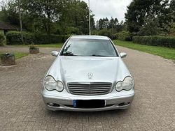 Grau Gebraucht 2002 Mercedes C180 Classic Limousine | 4.299 € (Etwas zu teuer)