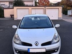 Weiß Gebraucht 2008 Renault Clio II Dynamique Limousine | 2.100 € (Fairer Preis)