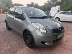 Grau Gebraucht 2007 Toyota Yaris Kleinwagen | 2.500 € (Guter Preis)
