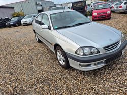 Grau Gebraucht 2000 Toyota Avensis Limousine | 3.499 € (Fairer Preis)