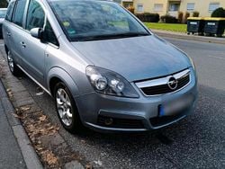 Silber Gebraucht 2006 Opel Zafira S Van / Kleinbus | 4.200 € (Etwas zu teuer)