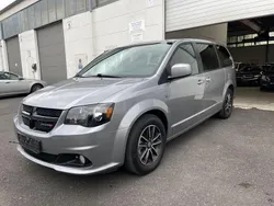 Grau Gebraucht 2018 Dodge Grand Caravan Van / Kleinbus | 15.900 € (Fairer Preis)