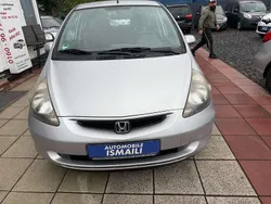 Grau Gebraucht 2002 Honda Jazz LS Kleinwagen | 3.900 € (Teuer)