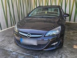 Braun Gebraucht 2015 Opel Astra Eco Kombi | 8.999 € (Etwas zu teuer)