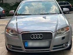 Grau Gebraucht 2005 Audi A4 Limousine | 2.650 € (Superpreis)