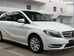 Weiß Gebraucht 2012 Mercedes B200 Van / Kleinbus | 14.499 € (Etwas zu teuer)