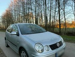 Silber Gebraucht 2002 VW Polo Kombi | 2.200 €
