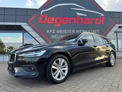 Schwarz Gebraucht 2021 Volvo V60 Momentum Kombi | 23.990 € (Fairer Preis)