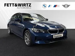Phytonic blau metallic Gebraucht 2022 BMW 320 Sport Line Limousine | 29.888 € (Guter Preis)