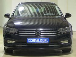 Deep black pearlescent (metallic) Gebraucht 2023 VW Passat Business Kombi | 24.950 € (Guter Preis)