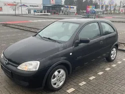 Schwarz Gebraucht 2001 Opel Corsa Comfort Kleinwagen | 2.000 € (Fairer Preis)